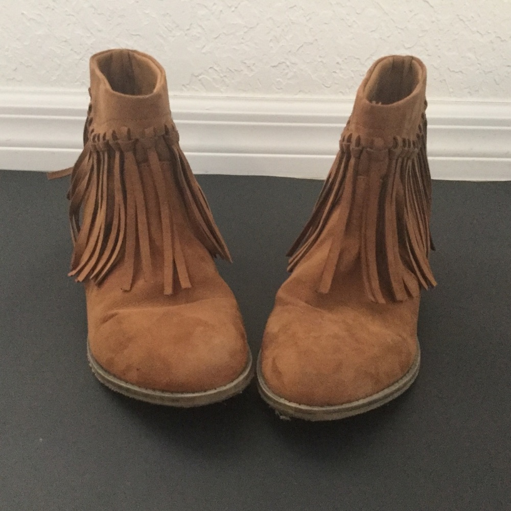 American eagle brown tassel boots